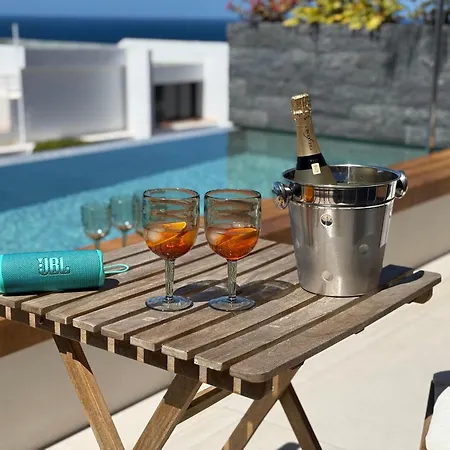 Aquasuites Luxury B08 *